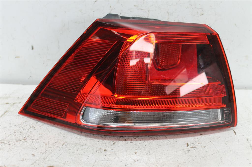 Used Volkswagen, Golf Left Taillight Gen 7 Hatch Standard Trendline/Comfortline Non Led Type Non Tinted Type 12/12 03/17 2013 – image 1 - All Good Parts