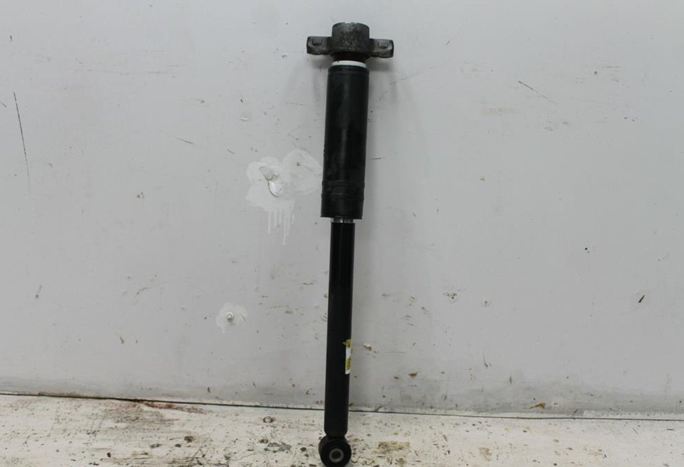Used Holden, Cruze Left Rear Strut Jh 03/11 2011 – image 1 - All Good Parts