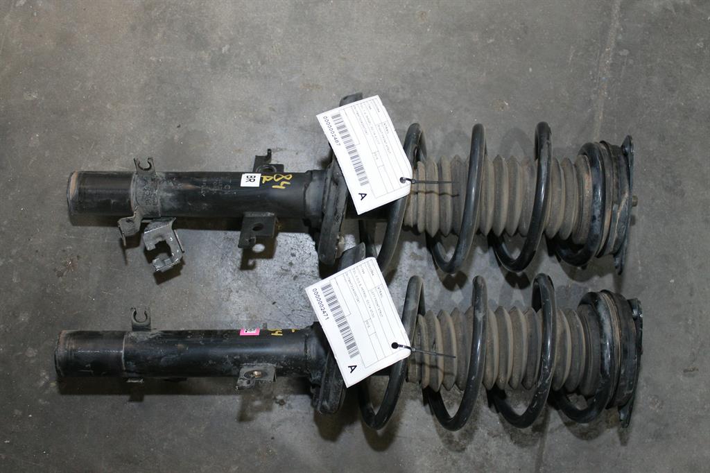 Used Nissan, Xtrail Left Front Strut T32 2.0/2.5 Petrol 02/14 07/22 2015 – image 1 - All Good Parts
