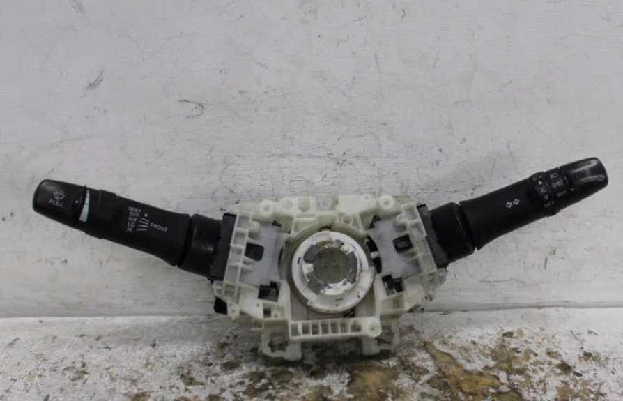 Used Mitsubishi, Triton Combination Switch Combination Switch Assy (Flasher & Wiper) W/ Foglap Type Mn Ml07/06 04/15 2011 – image 1 - All Good Parts