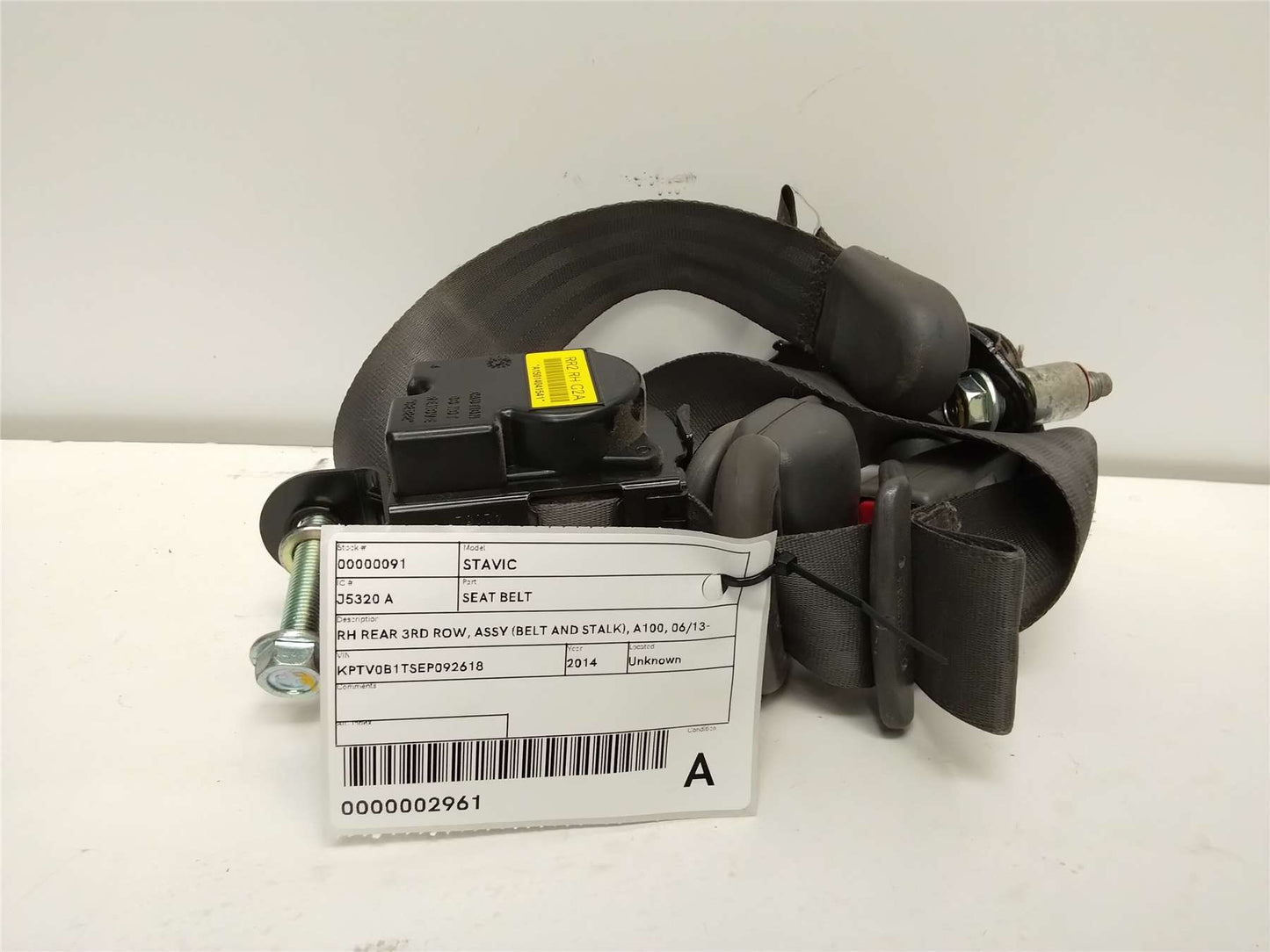 Used Ssangyong, Stavic Seat Belt Rh Rear 3Rd Row Assy (Belt And Stalk) A100 06/13 01/16 2014 – image 1 - All Good Parts