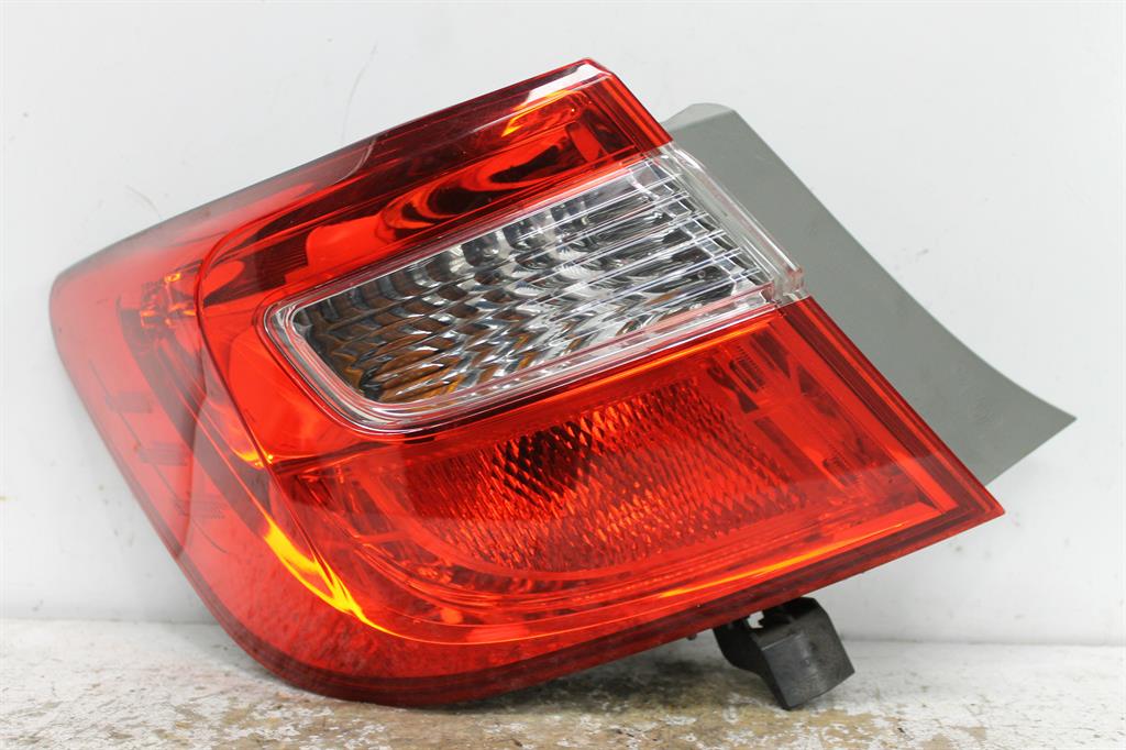 Used Toyota, Aurion Left Taillight Gsv50R 02/12 08/17 2016 – image 1 - All Good Parts