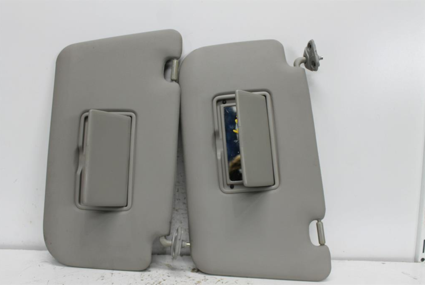 Used Nissan, Xtrail Sun Visor T31 Pair 09/07 12/13 2011 – image 1 - All Good Parts