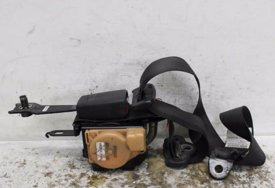 Used Mitsubishi, Triton Seat Belt Rh Front Assy (Belt And Stalk) Single Cab Mn 08/09 04/15 2011 – image 1 - All Good Parts