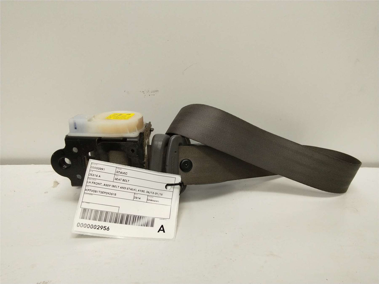 Used Ssangyong, Stavic Seat Belt Lh Front Assy (Belt And Stalk) A100 06/13 01/16 2014 – image 1 - All Good Parts
