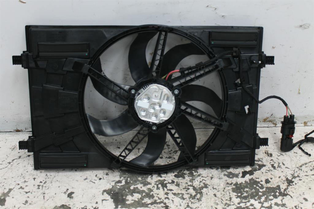 Used Volkswagen, Golf Fan Single Fan Assy 1.4 Petrol Cxsa/Chpa/Cmba/Czca/Czda/Cpta Code 400W (Magna) Gen 7 12/12 08/20 2013 – image 1 - All Good Parts