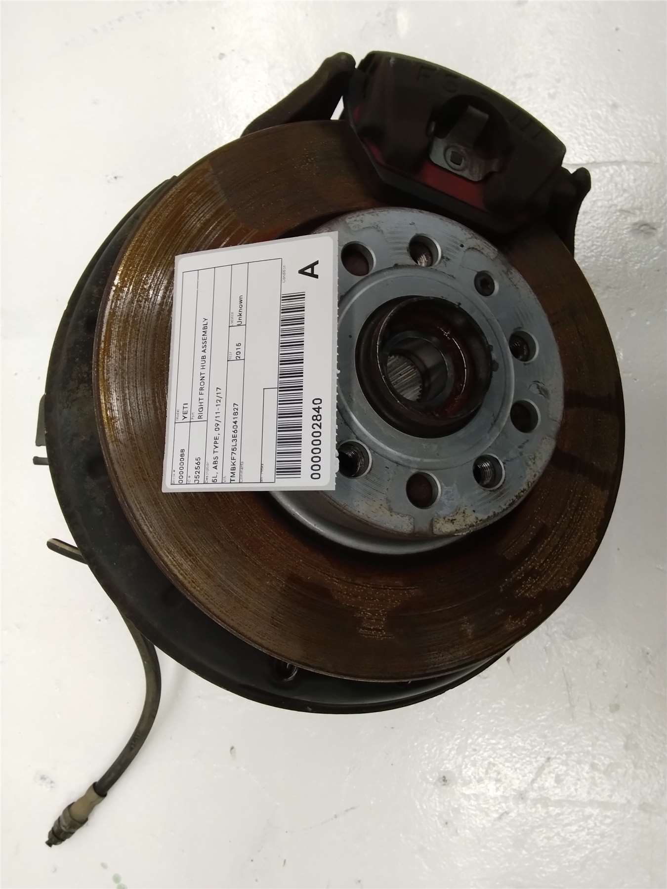 Used Skoda, Yeti Right Front Hub Assembly 5L Abs Type 09/11 12/17 2014 – image 1 - All Good Parts