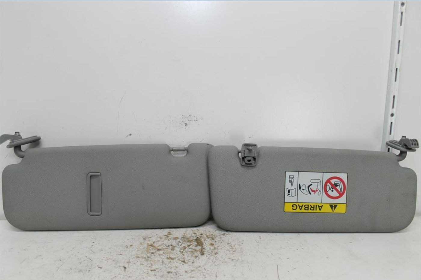 Used Hyundai, Accent Sun Visor Rb Pair 07/11 12/19 2016 – image 1 - All Good Parts