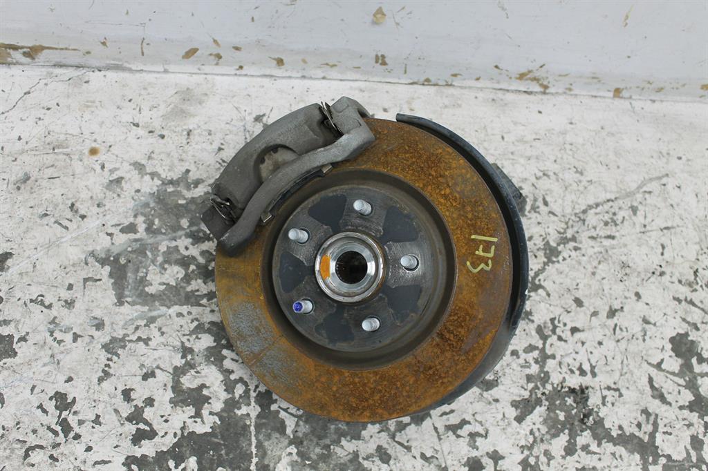 Used Nissan, Xtrail Left Front Hub Assembly T32 02/14 07/22 2018 – image 1 - All Good Parts