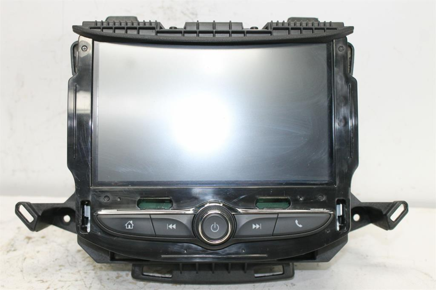 Used Holden, Trax Stereo/Head Unit Touchscreen Unit Tj Series Late Type 10/16 12/20 2017 – image 1 - All Good Parts