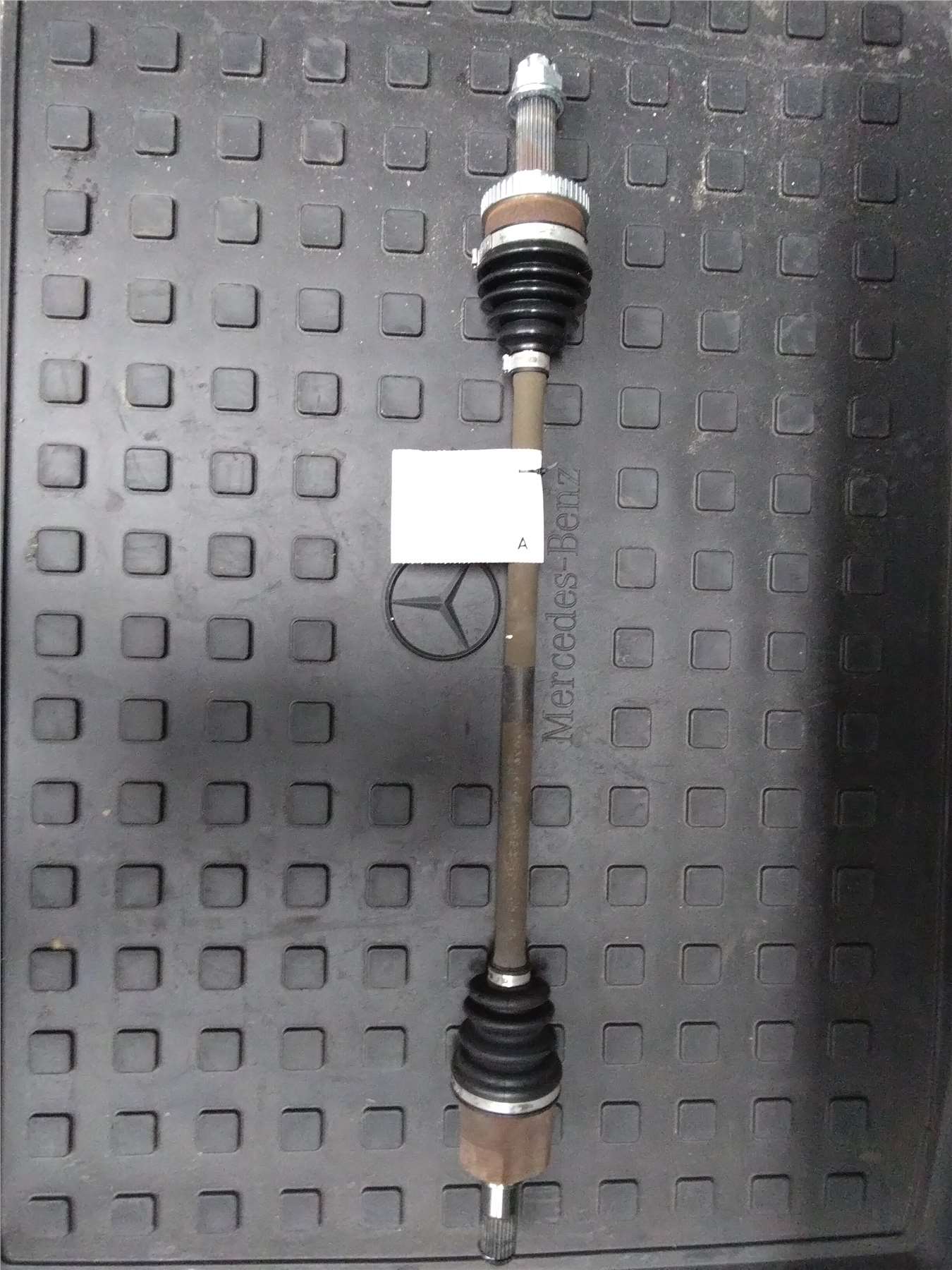 Used Hyundai, IX35 Right Driveshaft Front Auto T/M 2.0 Petrol Lm Series 11/09 05/13 2010 – image 1 - All Good Parts