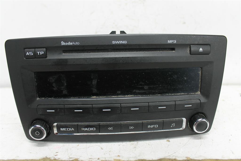Used Skoda, Yeti Stereo/Head Unit Display & Head Unit Swing (Non Sat Nav Type) 5L 09/11 02/14 2011 – image 1 - All Good Parts