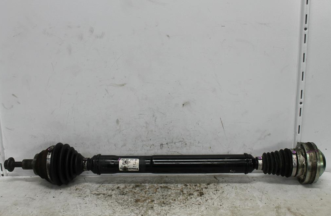 Used Volkswagen, Jetta Right Driveshaft Auto T/M Petrol 1.4 1B 02/11 12/17 2013 – image 1 - All Good Parts