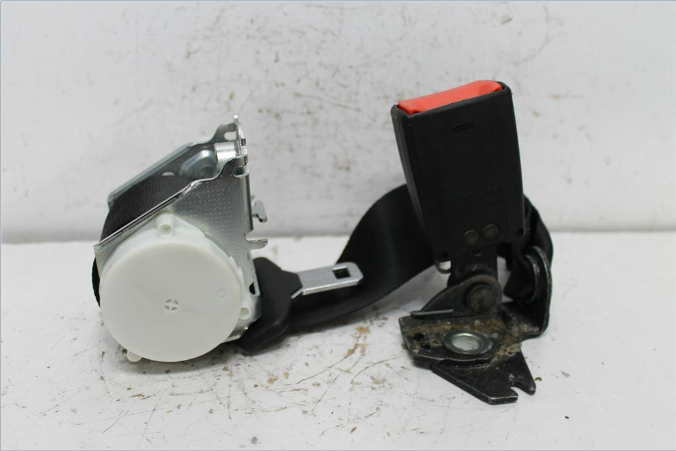 Used Ford, Mondeo Seat Belt Centre Rear Assy (Belt And Stalk) Ma Mc 10/07 12/14 2009 – image 1 - All Good Parts