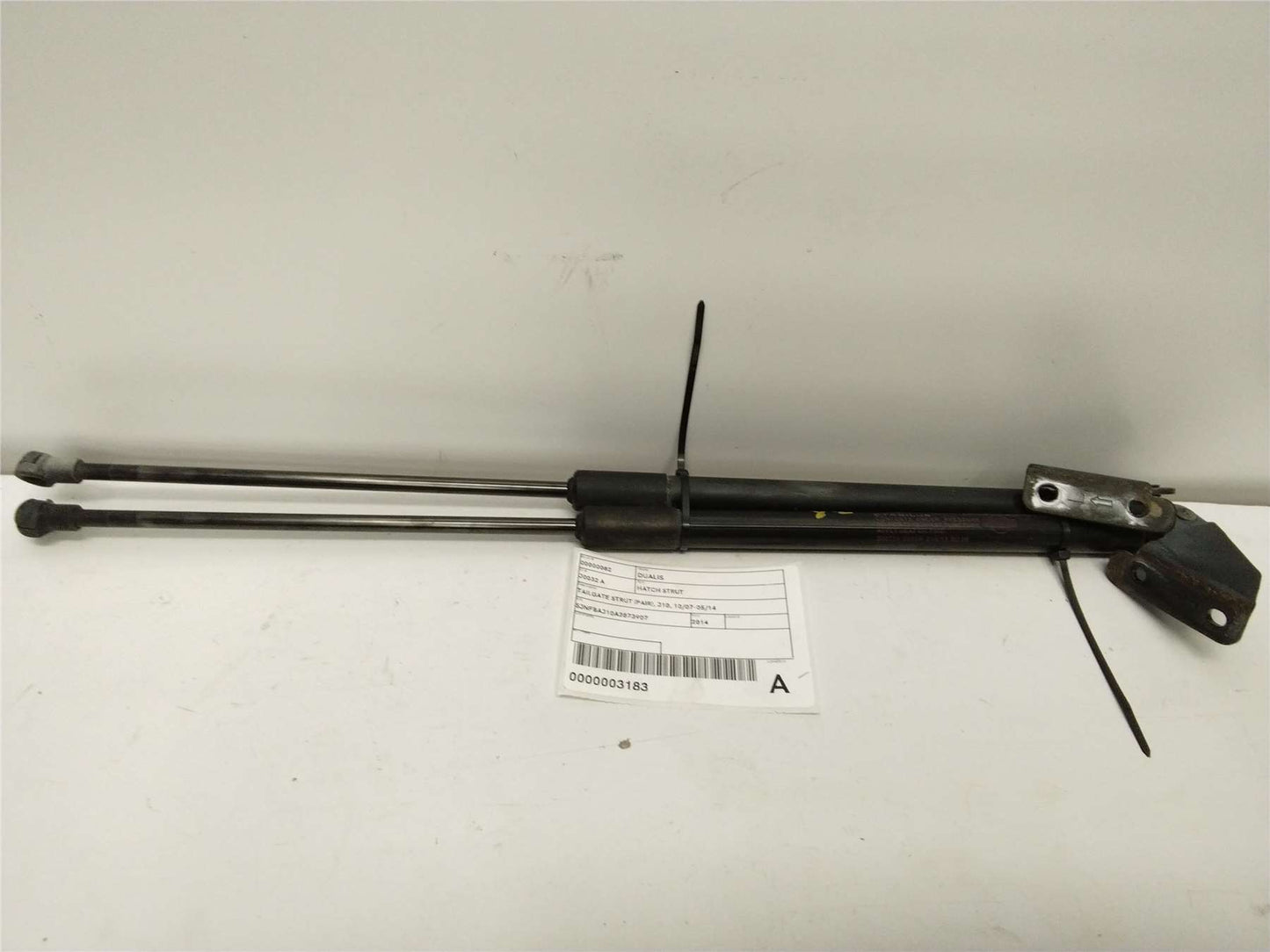 Used Nissan, Dualis Hatch Strut Tailgate Strut (Pair) J10 10/07 05/14 2014 – image 1 - All Good Parts