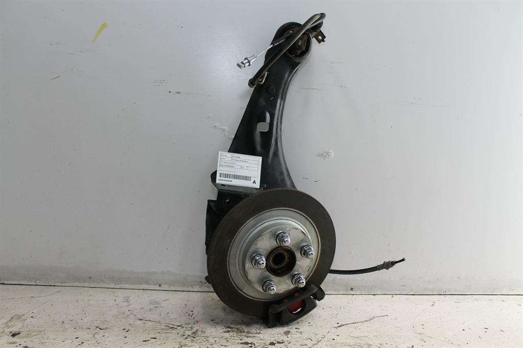 Used Mitsubishi, Outlander Left Rear Hub Assembly Zj Zl Awd 10/12 07/21 2014 – image 1 - All Good Parts