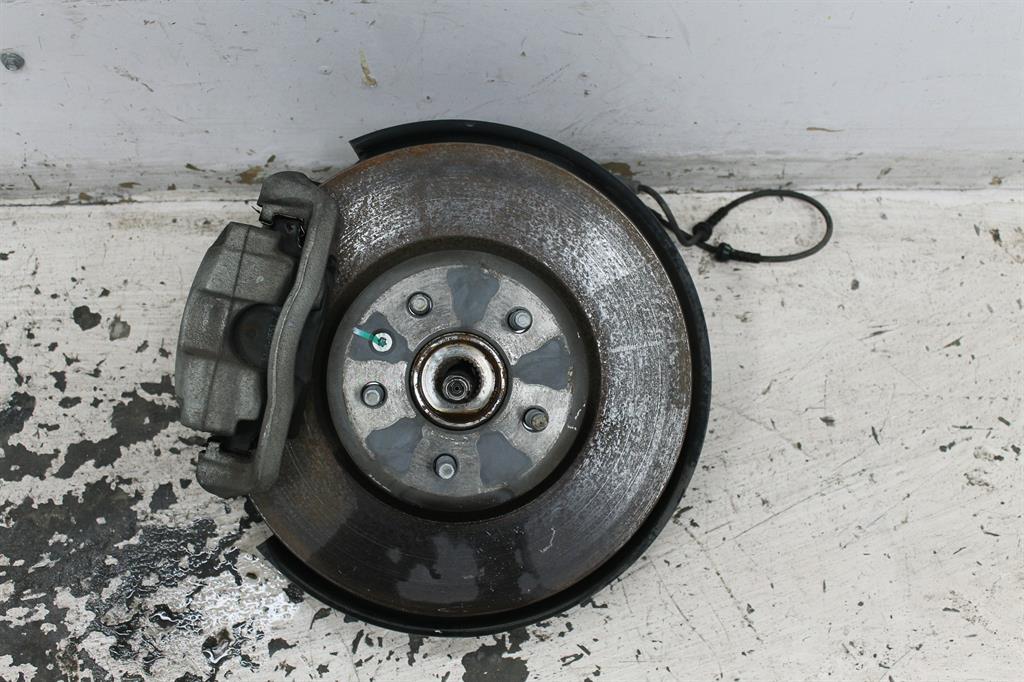 Used Holden, Trax Left Front Hub Assembly Tj Series 08/13 12/20 2016 – image 1 - All Good Parts