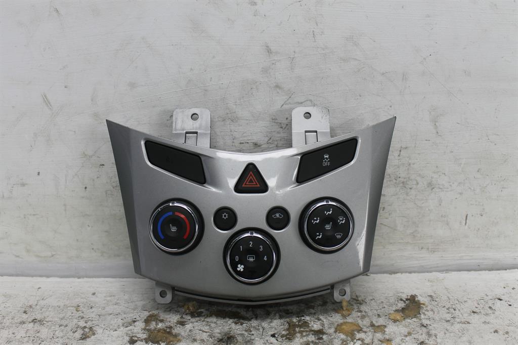 Used Holden, Trax Heater/Ac Controls Tj Series Standard Type W/ Seat Warmer 08/13 12/20 2013 – image 1 - All Good Parts