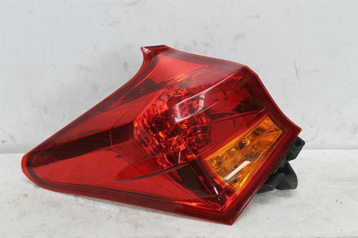 Used Toyota, Corolla Left Taillight Zre182R Hatch 10/12 03/15 2013 – image 1 - All Good Parts
