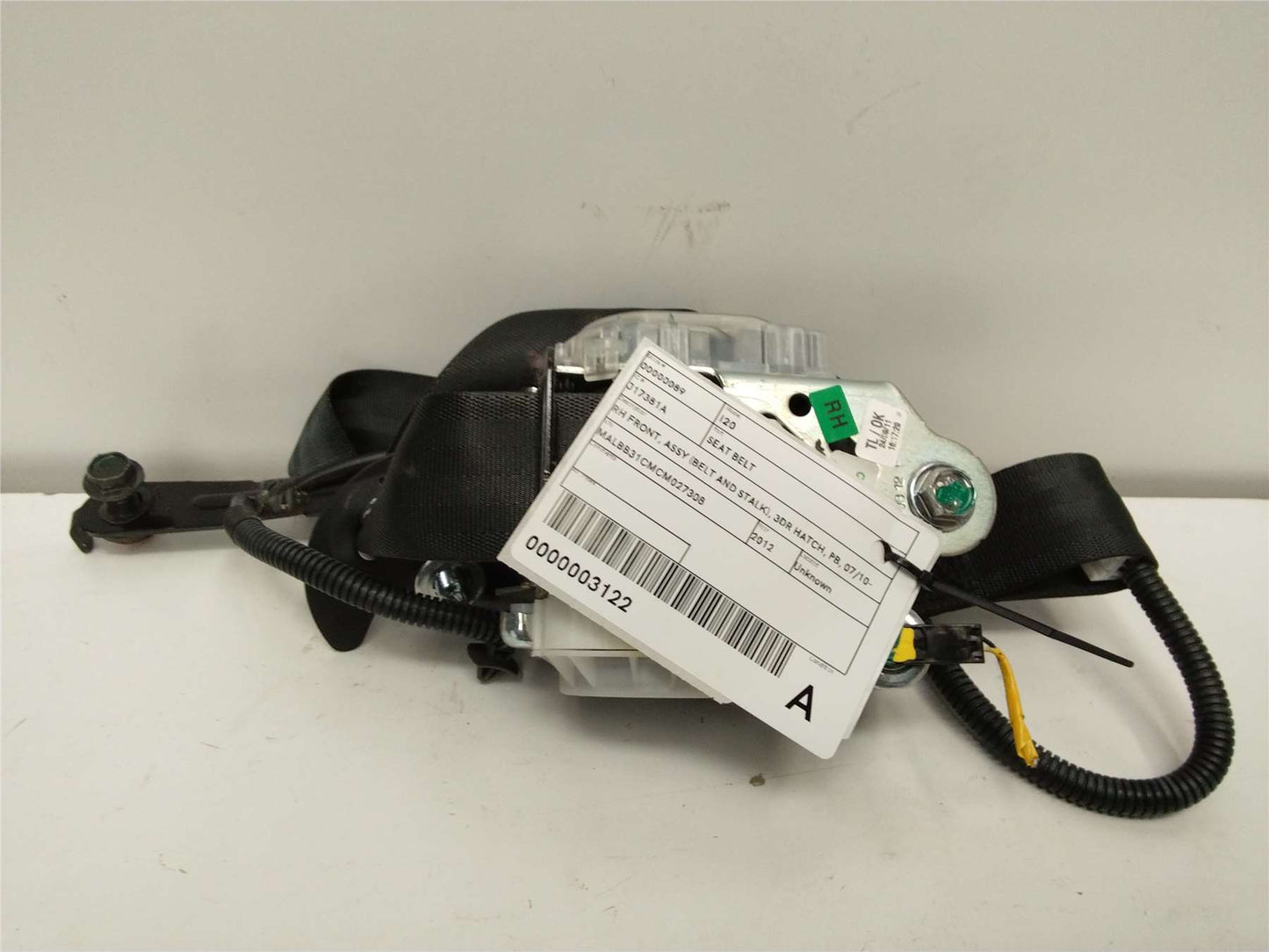 Used Hyundai, I20 Seat Belt Rh Front Assy (Belt And Stalk) 3Dr Hatch Pb 07/10 12/15 2012 – image 1 - All Good Parts