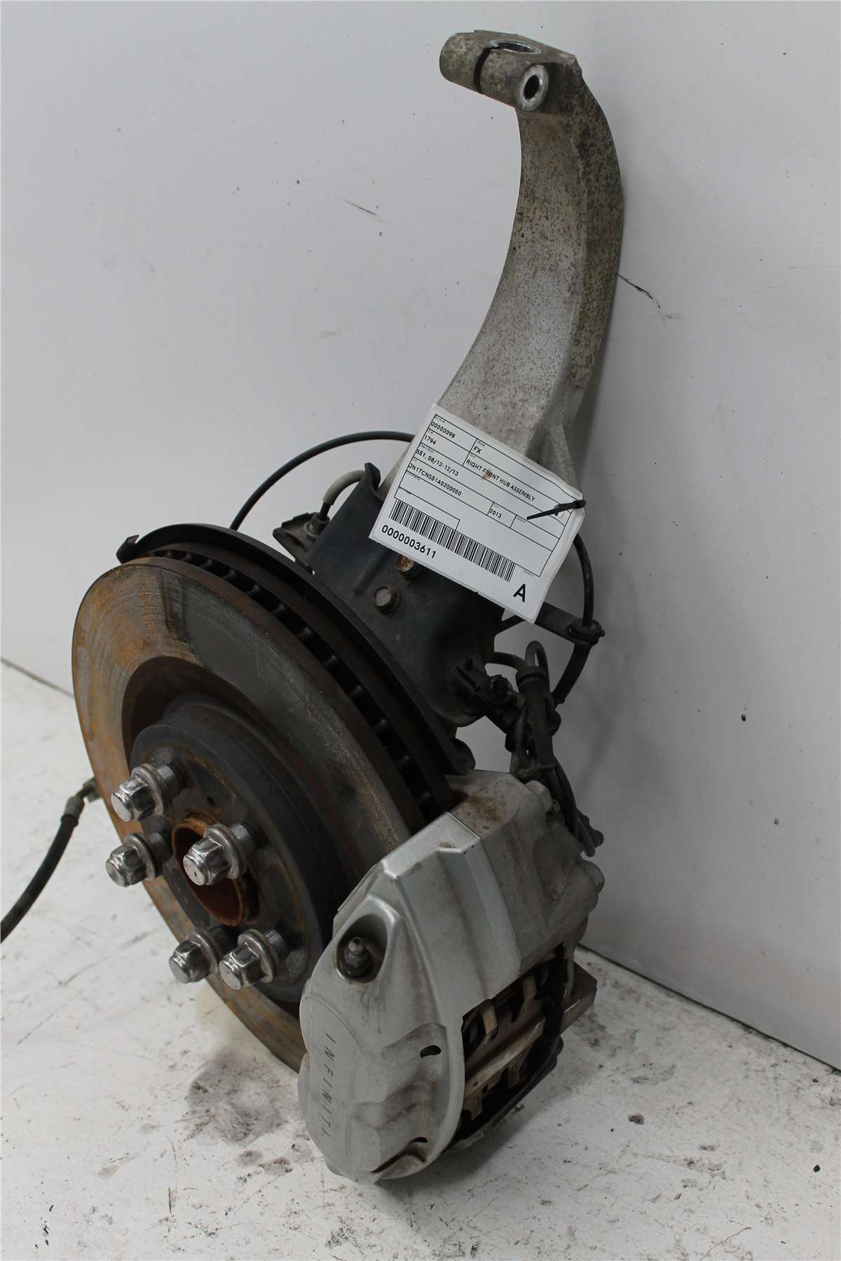 Used Infiniti, FX37 Right Front Hub Assembly S51 08/12 12/13 2013 – image 1 - All Good Parts