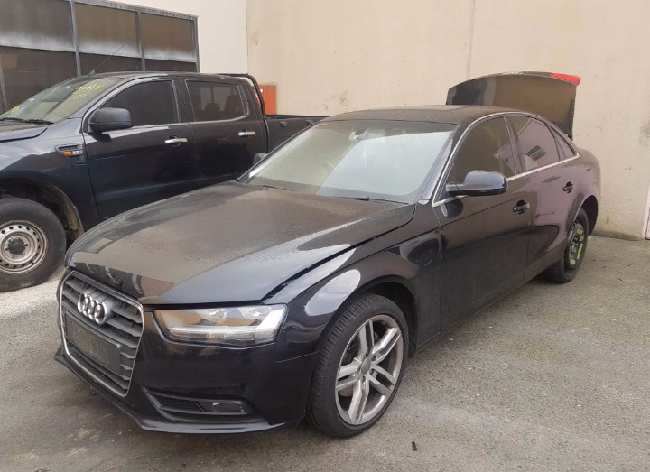 Used Audi, A4 Right Headlamp , B8 8K, Halogen Type, 07/12-01/16 – main images - All Good Parts