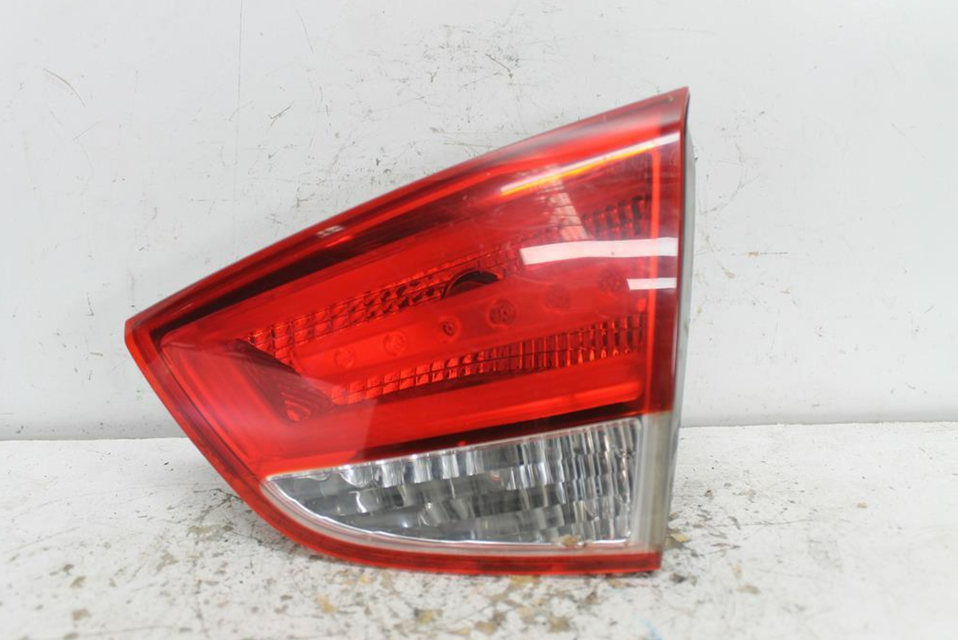 Used Hyundai, IX35 Rear Garnish Tailgate Lamp (Rh Side) Lm Series (Vin Kmhj) 11/09 01/16 2010 – image 1 - All Good Parts