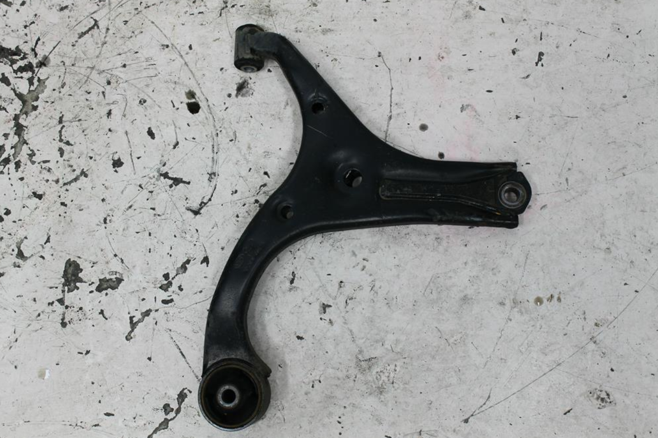 Used Kia, Rio Right Front Lower Control Arm Jb 05/05 07/11 2010 – image 1 - All Good Parts
