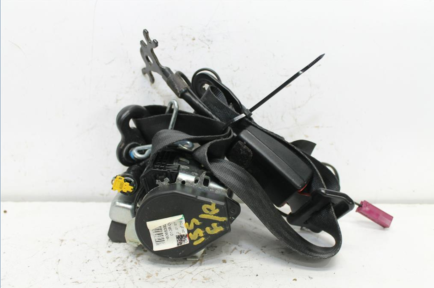 Used Ford, Mondeo Seat Belt Rh Front Assy (Belt And Stalk) Ma Mc 10/07 12/14 2009 – image 1 - All Good Parts