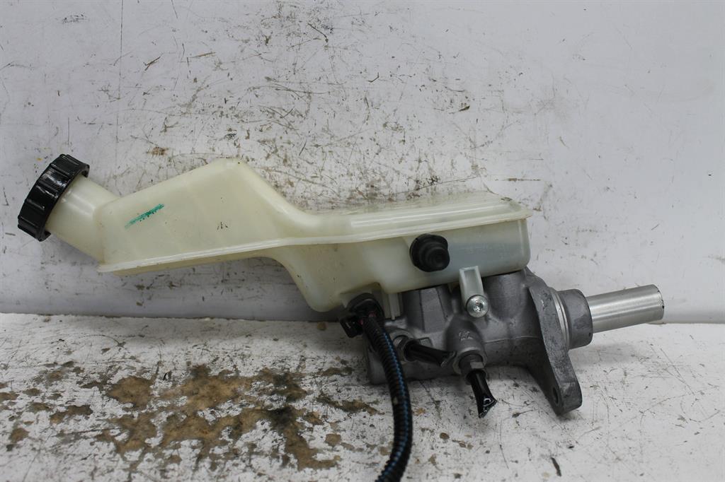 Used Ford, Ecosport Master Cylinder Bk Bl 11/13 01/20 2014 – image 1 - All Good Parts