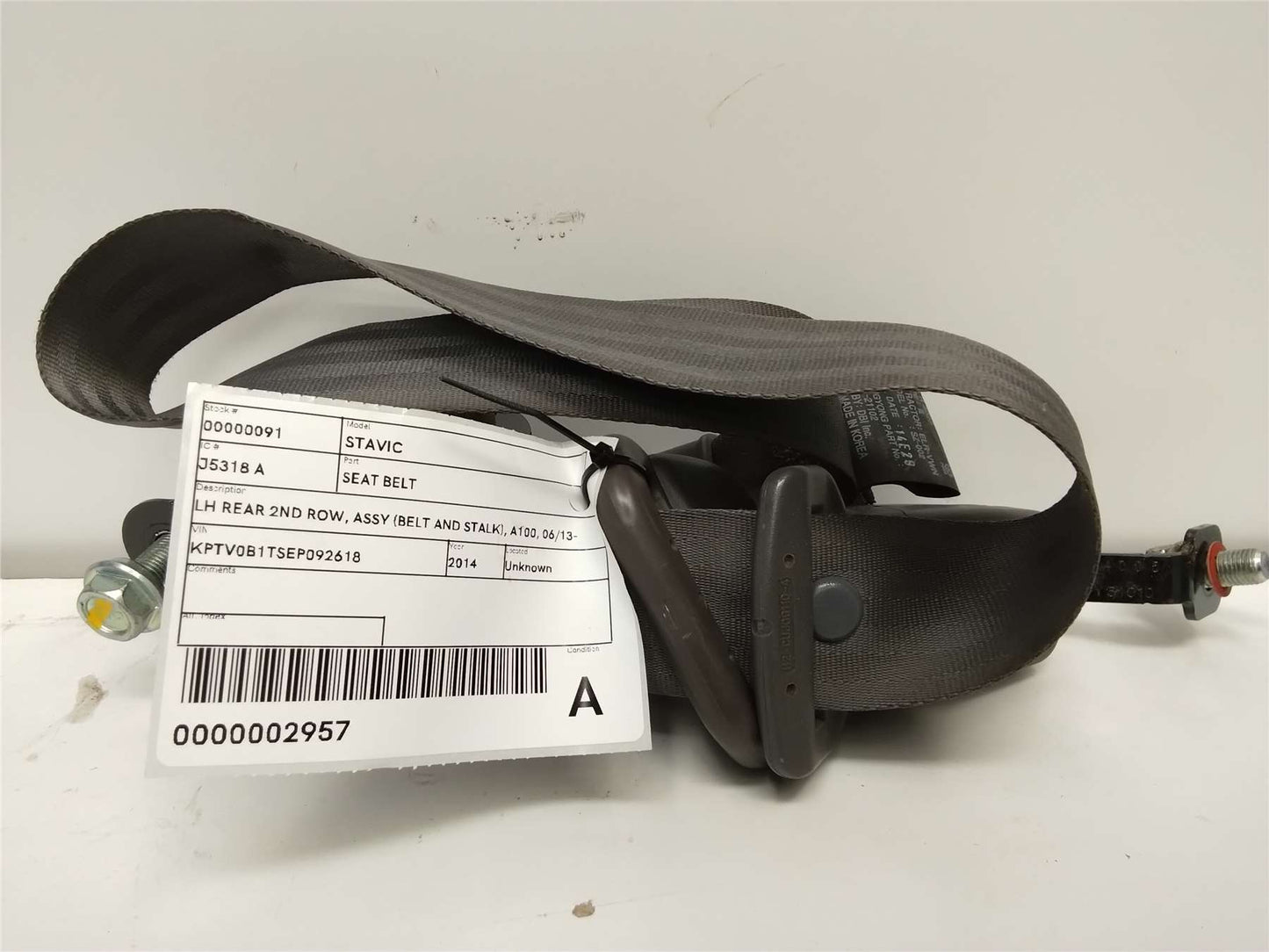 Used Ssangyong, Stavic Seat Belt Lh Rear 2Nd Row Assy (Belt And Stalk) A100 06/13 01/16 2014 – image 1 - All Good Parts