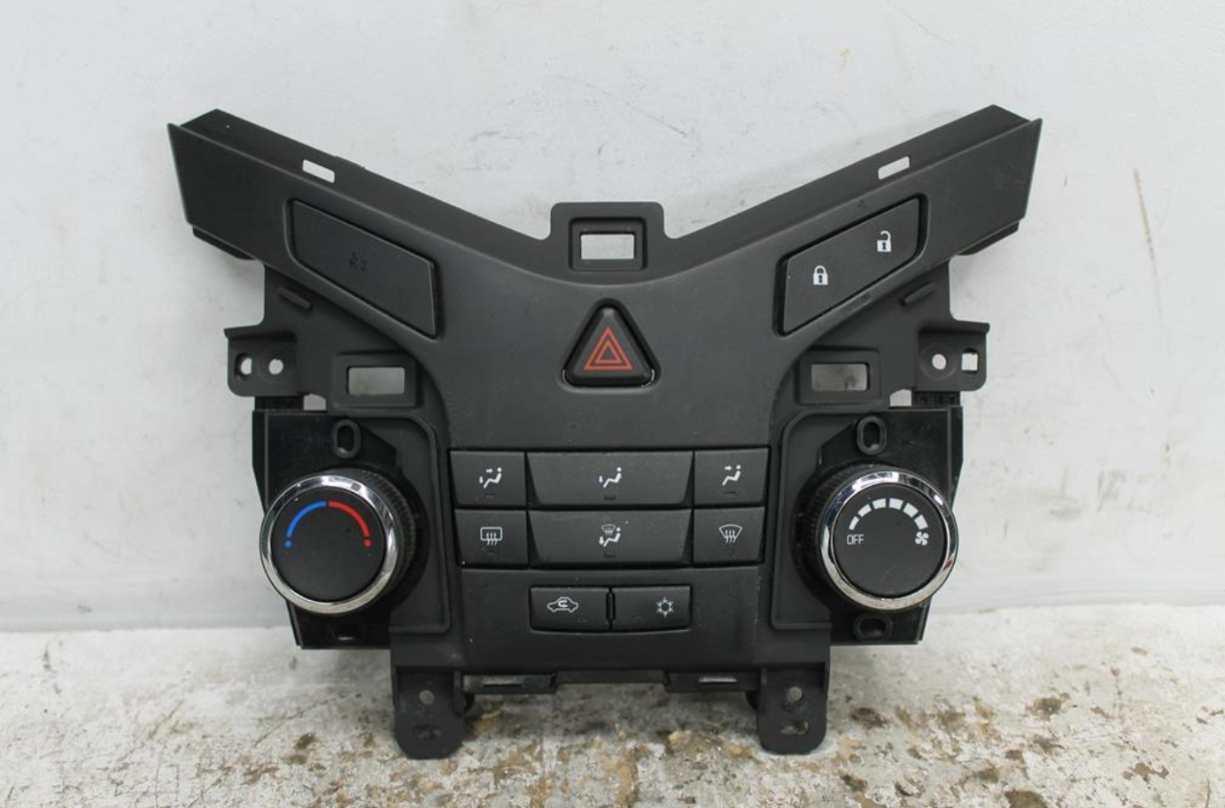 Used Holden, Cruze Heater/Ac Controls Jh Standard Type 03/11 01/17 2015 – image 1 - All Good Parts