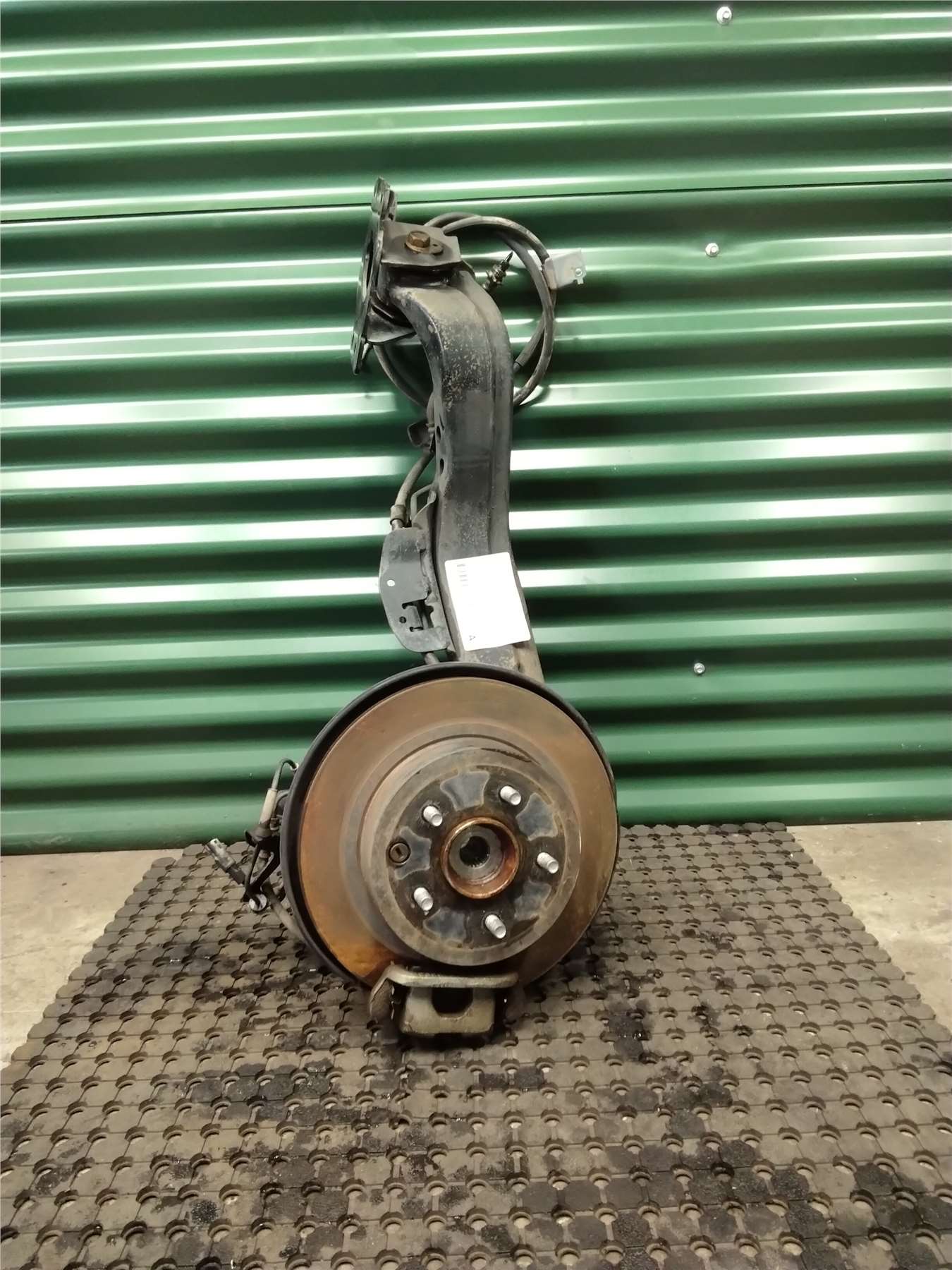 Used Nissan, Xtrail Right Rear Hub Assembly T32 02/14 07/22 2015 – image 1 - All Good Parts