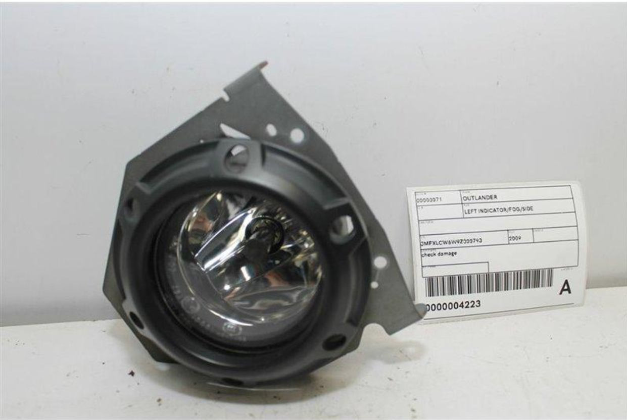 Used Mitsubishi, Outlander Left Indicator/Fog/Side Bumper Foglamp Zg 11/06 09/09 2009 – image 1 - All Good Parts