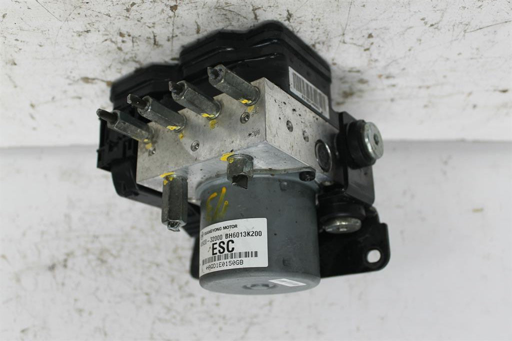 Used Ssangyong, Actyon Abs Pump/Modulator 05/12 01/17 2012 – image 1 - All Good Parts