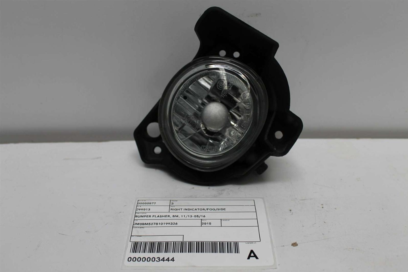 Used Mazda, 3 Right Indicator/Fog/Side Bumper Flasher Bm 11/13 05/16 2015 – image 1 - All Good Parts