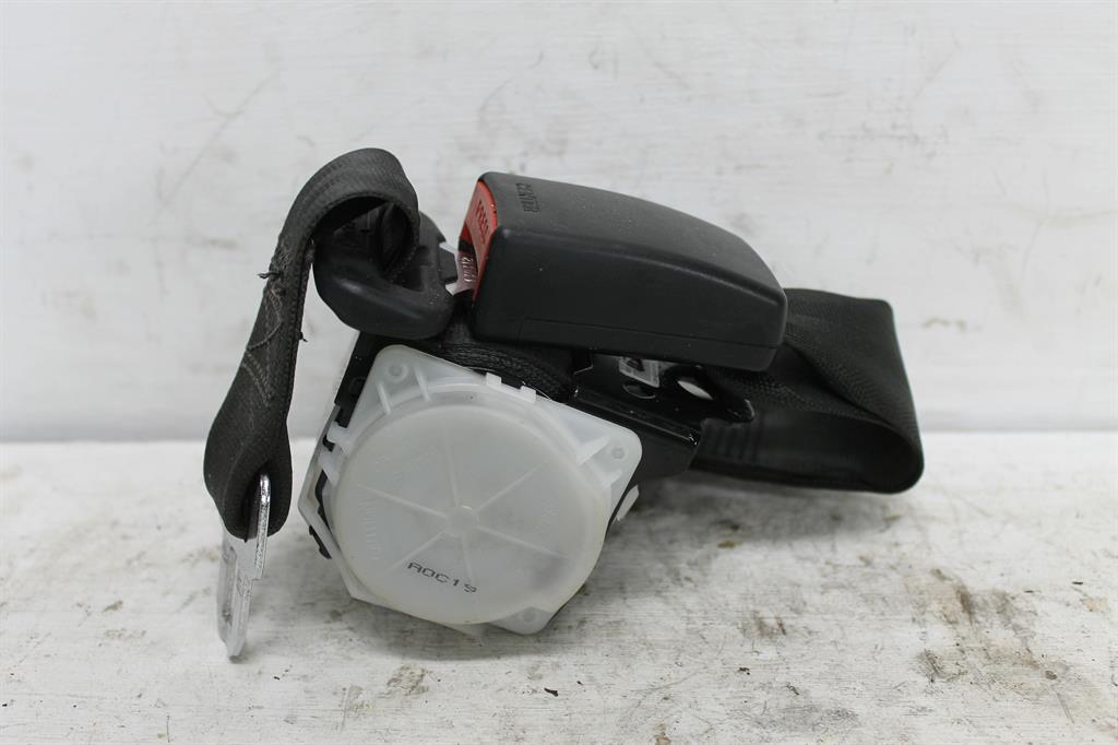 Used Hyundai, I40 Seat Belt Centre Rear Assy (Belt And Stalk) Vf Sedan 04/12 12/19 2013 – image 1 - All Good Parts