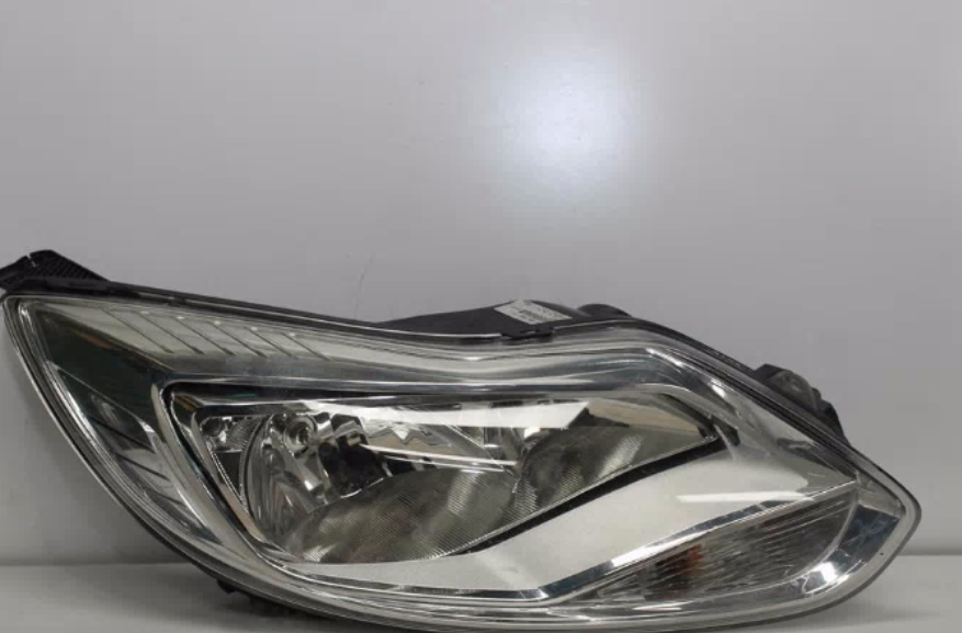 Used Ford, Focus Right Headlamp Lw Ambiente/Trend Halogen Type Chrome Insert 08/12 08/15 2013 – image 1 - All Good Parts