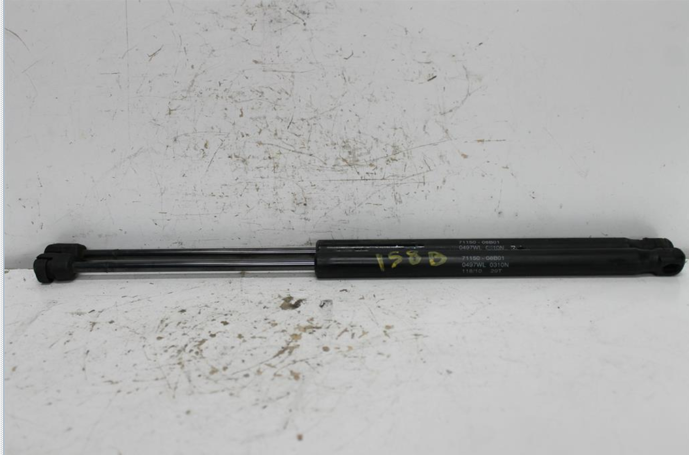 Used Ssangyong, Rexton Bonnet Hinge/Strut 4Wd 07/03 12/12 2010 – image 1 - All Good Parts