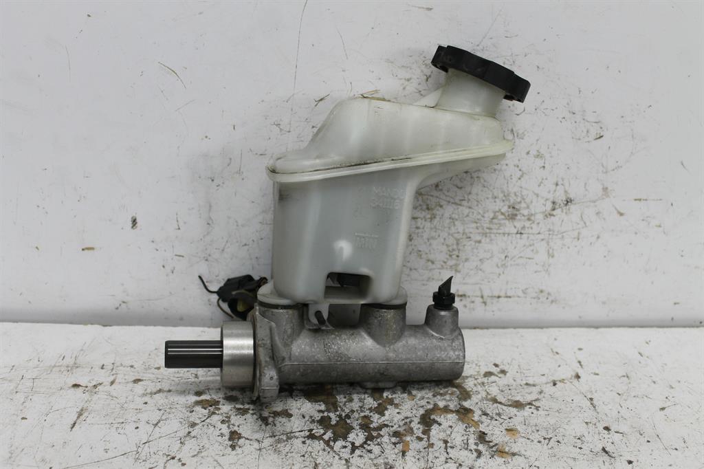 Used Kia, Sorento Master Cylinder Xm 10/09 12/14 2012 – image 1 - All Good Parts