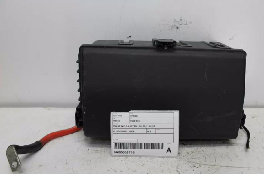 Used Holden, Cruze Fuse Box 1.8 Petrol Jh 03/11 01/17 2015 – image 1 - All Good Parts