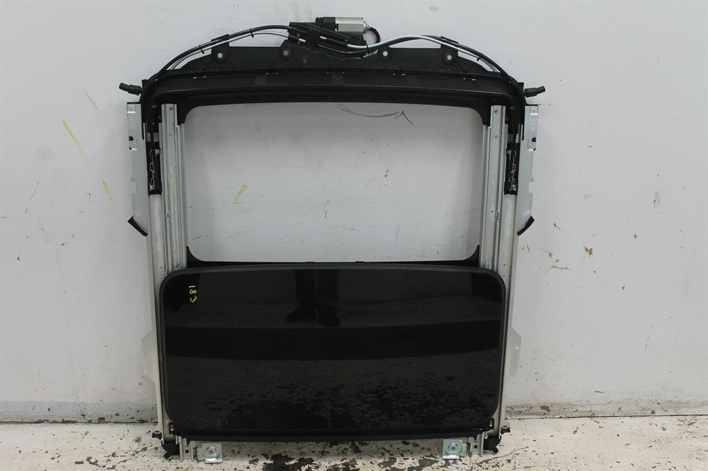 Used Holden, Trax Roof Glass/Sunroof/T Sunroof Tj 08/13 12/20 2015 – image 1 - All Good Parts