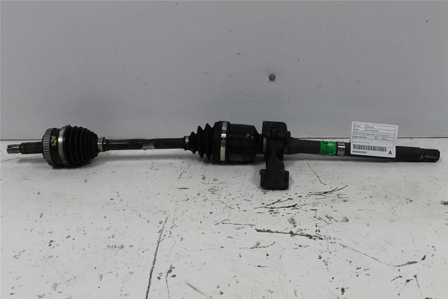 Used Kia, Sportage Right Driveshaft Front Auto T/M Awd Petrol 2.0 Sl 06/13 10/15 2013 – image 1 - All Good Parts