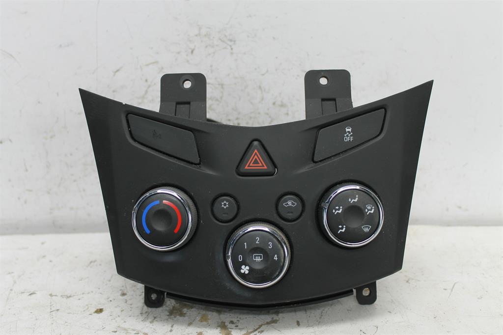 Used Holden, Trax Heater/Ac Controls Tj Series Standard Type Non Seat Warmer 08/13 12/20 2015 – image 1 - All Good Parts