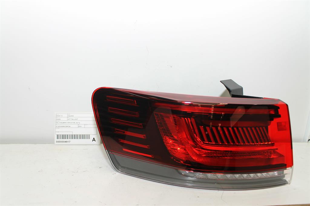 Used Renault, Koleos Left Taillight Xzg In Bumper Reflector 05/16 2023 – image 1 - All Good Parts
