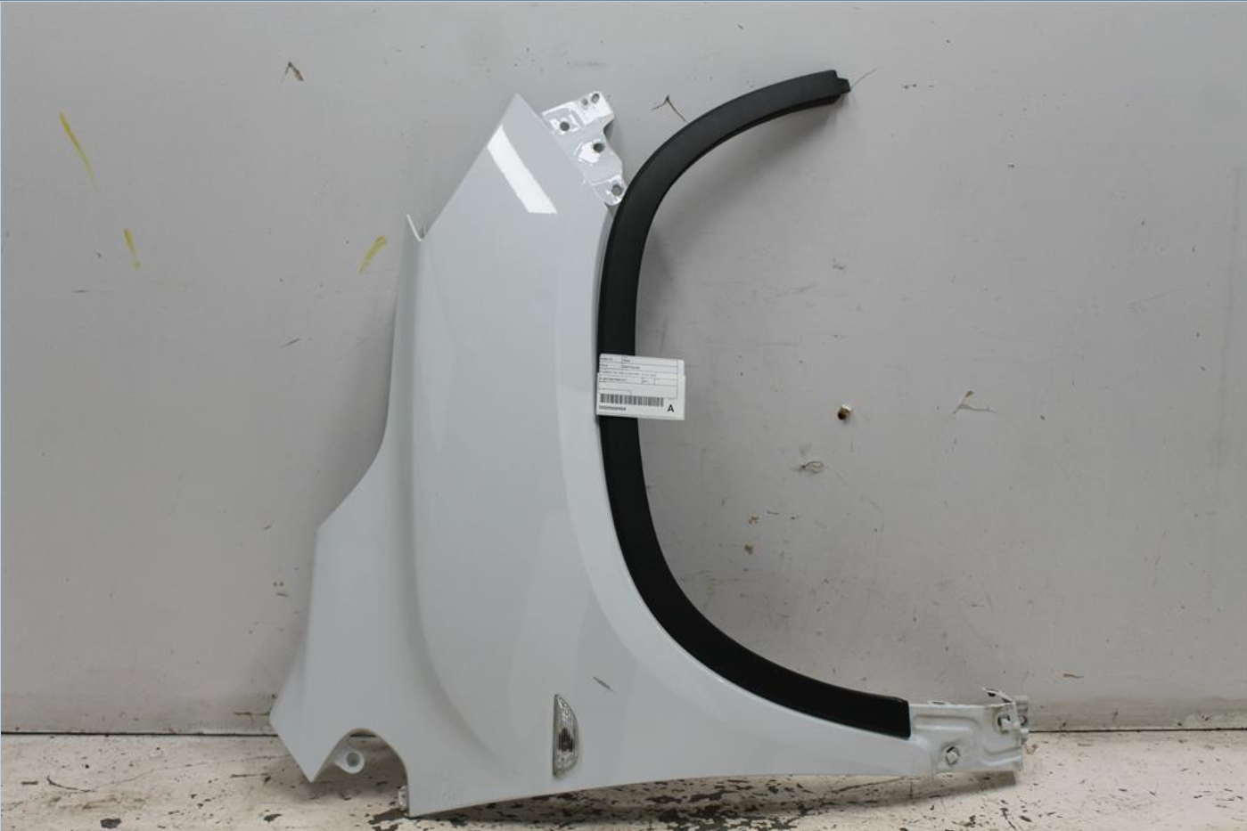 Used Holden, Trax Right Guard Tj Series W/ Indicator Type 10/16 12/20 2017 – image 1 - All Good Parts