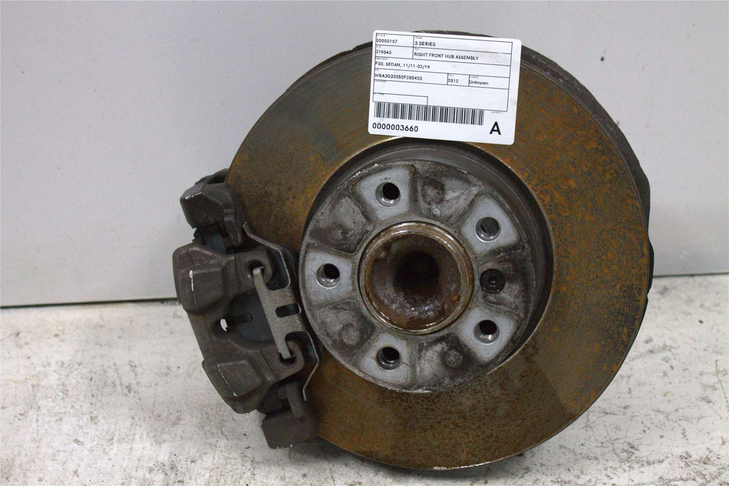 Used BMW, 3 Series Right Front Hub Assembly F30 Sedan 11/11 02/19 2012 – image 1 - All Good Parts