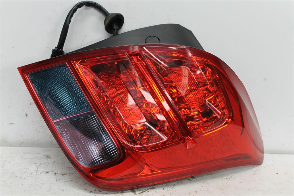 Used Holden, Trax Right Taillight Tj In Body Non Led Type 08/13 12/20 2015 – image 1 - All Good Parts