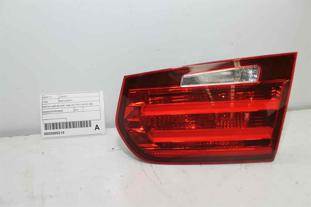 Used BMW, 3 Series Rear Garnish Bootlid Lamp (Rh Side) Non Led Type F30/F31/F80 11/11 05/15 2012 – image 1 - All Good Parts