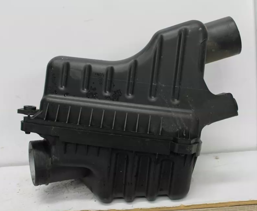 Used Holden, Captiva Air Cleaner/Box Air Cleaner Cg 2.4 Petrol 01/11 06/18 2015 – image 1 - All Good Parts